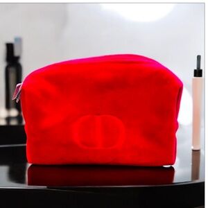 Dior Red Velvet Cosmetic Makeup Bag NWOT 7x5 Travel‎ Pouch